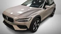 Bright dusk / metallic Gebraucht 2023 Volvo V60 CC Ultimate Kombi | 50.000 € (Fairer Preis)