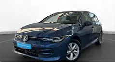 Anemonenblau Gebraucht 2024 VW Golf VIII Life Limousine | 23.690 € (Fairer Preis)