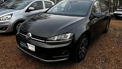 Grau Gebraucht 2016 VW Golf Allstar Limousine | 15.490 € (Etwas zu teuer)