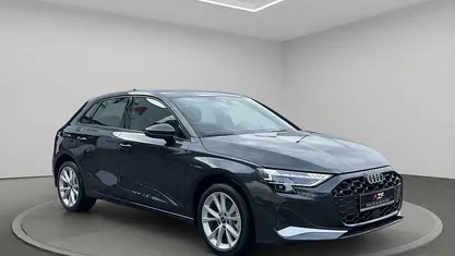 Grau Neu 2025 Audi A3 Advanced Plus Limousine | 35.990 € (Fairer Preis)