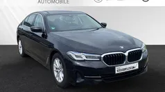 Saphirschwarz metallic Gebraucht 2021 BMW 530e Sport Line Limousine | 36.488 € (Fairer Preis)
