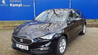 Midnight schwarz metallic Neu 2025 Seat Leon Limousine | 31.890 € (Fairer Preis)