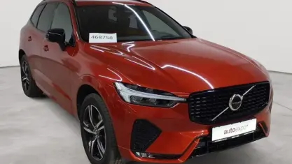 Używany Volvo XC60 R-Design 197 KM (144 kW) 2022 Czerwony SUV