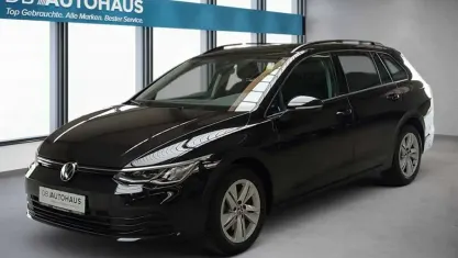 Gebraucht VW Golf VIII Life 110 PS (80 kW) 2024 Schwarz Kombi