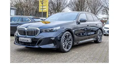 Schwarz Gebraucht 2025 BMW 520 Performance Kombi | 53.990 € (Fairer Preis)