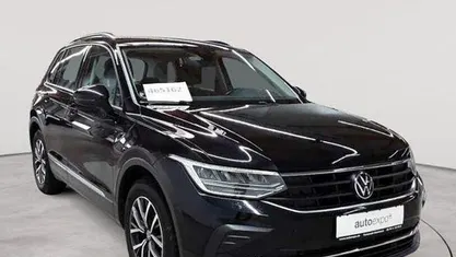 Deep black perleffekt Gebraucht 2023 VW Tiguan Life SUV | 24.990 € (Superpreis)