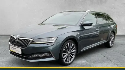 Gebraucht Skoda Superb LAURIN & KLEMENT 190 PS (139 kW) 2019 Grau Kombi