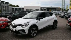 Weiß (weiss mit schwarzem dach) Gebraucht 2021 Renault Captur R.S. SUV | 18.790 € (Fairer Preis)