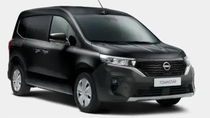 Neu Nissan Townstar N-Connecta 130 PS (95 kW) 2025 Schwarz Van