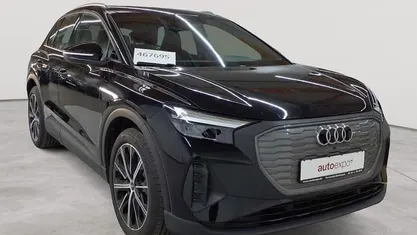 Gebraucht Audi Q4 e-tron Ambiente 150 kW (204 PS) 2023 Mythosschwarz metallic SUV