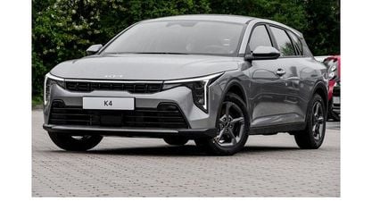 Neu Kia K4 150 PS (110 kW) 2026 Grau Limousine