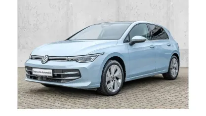 Gebraucht VW Golf VIII Pro 150 PS (110 kW) 2025 Blau Limousine