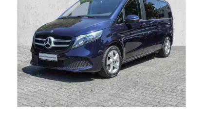 Gebraucht Mercedes V220 Edition 163 PS (119 kW) 2022 Cavansitblau Van / Kleinbus