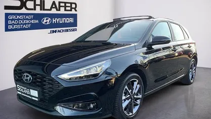 Gebraucht Hyundai i30 Advantage 140 PS (102 kW) 2025 Abyss black / mic Limousine