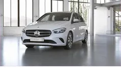 Weiß Gebraucht 2022 Mercedes B180 Style Van / Kleinbus | 22.440 € (Fairer Preis)
