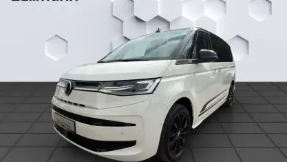 Gebraucht VW Multivan Edition 150 PS (110 kW) 2023 Weiss Van / Kleinbus