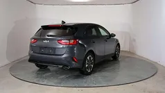 Yuka steel gray metalic / nedostupné pre gtline Neu 2025 Kia Ceed Silver Limousine | 22.390 € (Fairer Preis)