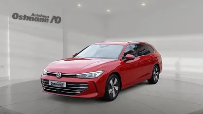 Rot Gebraucht 2025 VW Passat Elegance Kombi | 35.870 € (Guter Preis)