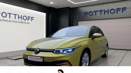 Gelb Gebraucht 2020 VW Golf VII Life Limousine | 19.221 € (Guter Preis)