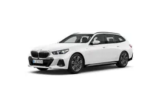 Alpinweiss uni Gebraucht 2025 BMW 520 M Sport Kombi | 51.439 € (Superpreis)