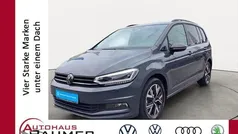 Grau Gebraucht 2024 VW Touran Highline Van / Kleinbus | 38.950 € (Fairer Preis)