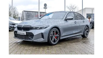 Grau Gebraucht 2025 BMW 318 M Sport Limousine | 38.770 € (Fairer Preis)