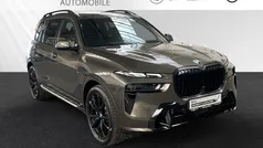 Manhattan metallic Gebraucht 2024 BMW X7 M Sport SUV | 100.900 € (Superpreis)