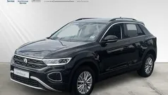 Schwarz Gebraucht 2024 VW T-Roc Life SUV | 22.390 € (Fairer Preis)