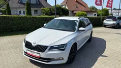 Weiß Gebraucht 2018 Skoda Superb Ambition Kombi | 20.990 € (Fairer Preis)