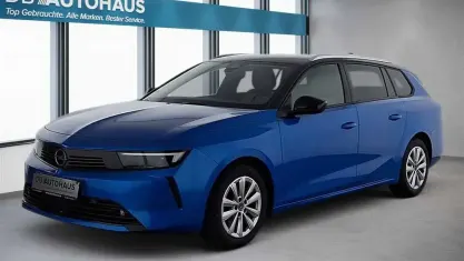 Gebraucht Opel Astra Business Elegance 131 PS (96 kW) 2024 Blau Kleinwagen