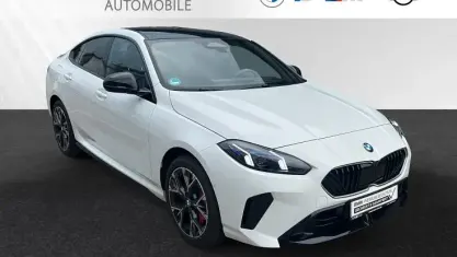 Gebraucht BMW 220 M Sport 170 PS (125 kW) 2025 Alpinweiß iii Coupé