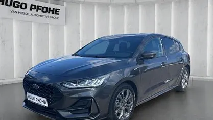 Grau Gebraucht 2022 Ford Focus ST-Line Limousine | 20.450 € (Fairer Preis)