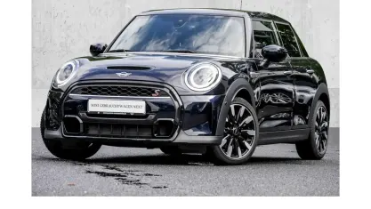 Gebraucht Mini Cooper S Classic 178 PS (130 kW) 2023 Mini yours enigmatic black Kleinwagen
