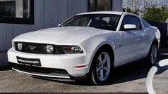 Weiss Gebraucht 2010 Ford Mustang GT Coupé | 29.889 €