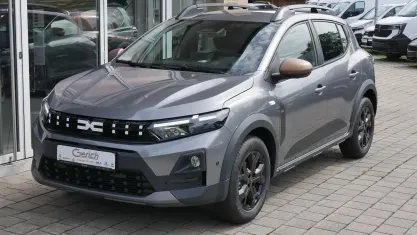 Neu Dacia Sandero Extreme 110 PS (80 kW) 2026 Metalliclackierung dolomitgr Limousine