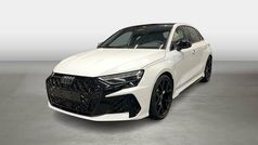 Arkonaweiss Neu 2025 Audi RS3 Sportback Ambiente Kleinwagen | 67.580 € (Guter Preis)
