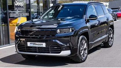 Neu Jeep Compass 145 PS (106 kW) 2026 Schwarz SUV