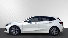 Weiss Gebraucht 2021 BMW 118 Advantage Kleinwagen | 20.990 € (Fairer Preis)