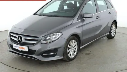 Grau Gebraucht 2015 Mercedes B180 Style Van / Kleinbus | 14.700 € (Fairer Preis)