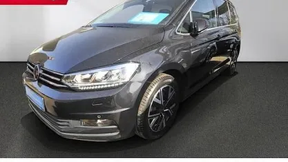 Gebraucht VW Touran Highline 150 PS (110 kW) 2023 Deep black perleffekt Van / Kleinbus