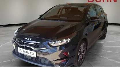 Gebraucht Kia Ceed Spirit 140 PS (102 kW) 2022 Schwarz Kleinwagen