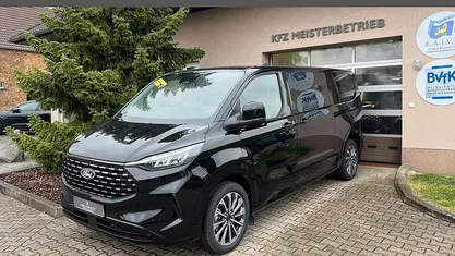 Gebraucht Ford Tourneo Titanium 170 PS (125 kW) 2025 Van / Kleinbus