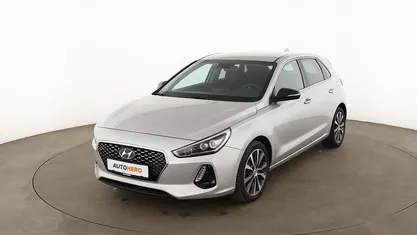 Gebraucht Hyundai i30 Intro Edition 140 PS (102 kW) 2017 Grau Limousine