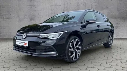 Deep black perleffekt Gebraucht 2022 VW Golf VIII Style Kombi | 21.980 € (Guter Preis)