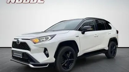 Novaweiß perleffekt / dach schwarz Gebraucht 2021 Toyota RAV4 Hybrid Style SUV | 31.490 € (Fairer Preis)