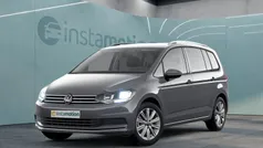 Grau Gebraucht 2024 VW Touran Move Van / Kleinbus | 37.650 € (Fairer Preis)