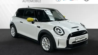 Gebraucht Mini Cooper SE 135 kW (184 PS) 2023 Nanuq white Kleinwagen