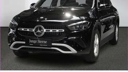Schwarz Gebraucht 2024 Mercedes GLA200 Advanced SUV | 35.930 € (Guter Preis)