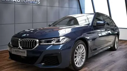 Usata BMW 530e Sport Line 292 CV (214 kW) 2022 Blu Station wagon