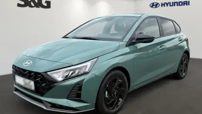 Neu Hyundai i20 Blackline 90 PS (66 kW) 2026 Mic (gruen Kleinwagen